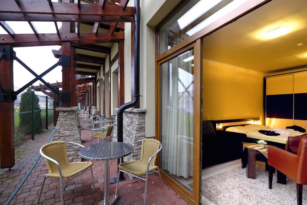 Luxury Apartment Kristof Bešeňová Esterno foto